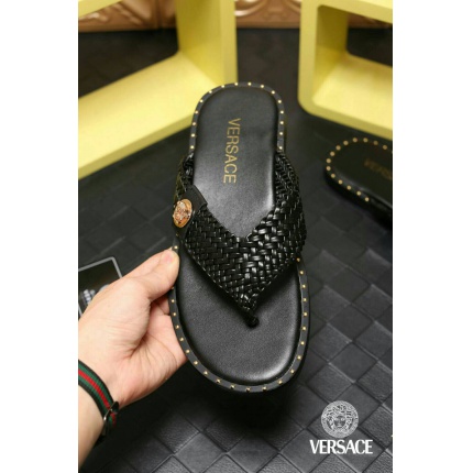 Versace Slippers For Men in 137927