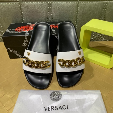 Versace Slippers For Men in 137936