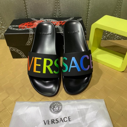 Versace Slippers For Men in 137937