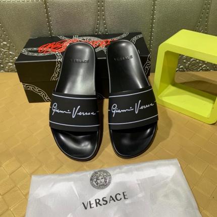 Versace Slippers For Men in 137943