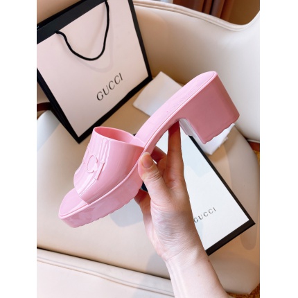Gucci Slippers For Women in 137994