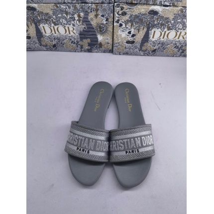 Dior Slippers For Women in 138000