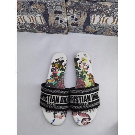 Dior Slippers For Women in 138009