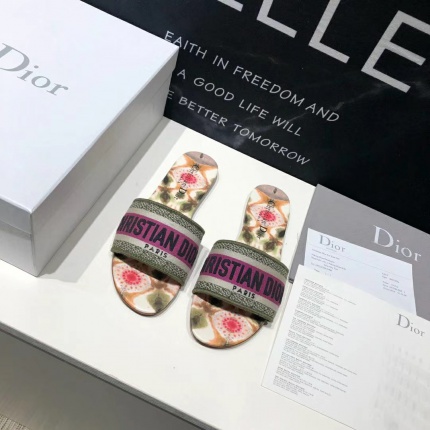 Dior Slippers For Women in 138022