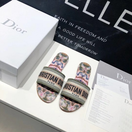 Dior Slippers For Women in 138025