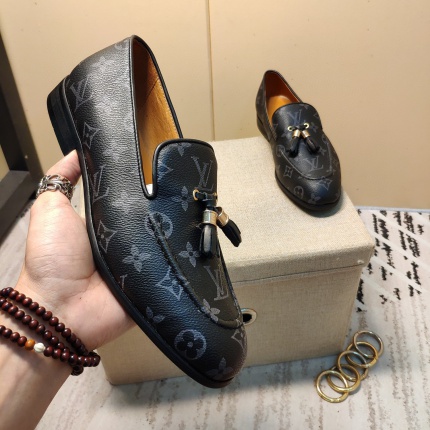 Louis Vuitton Leather Loafers For Men in 138045