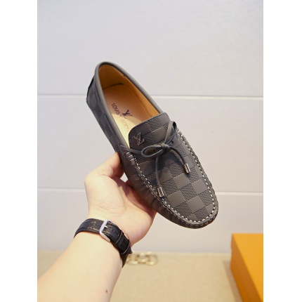 Louis Vuitton Leather Loafers For Men in 138054