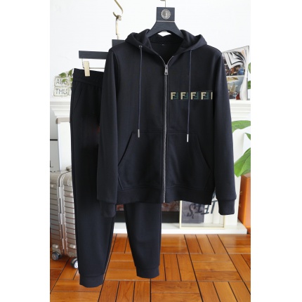 Fendi Tracksuits for Men in 138351