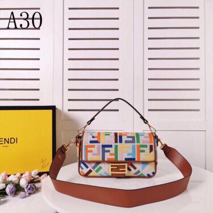 New Arrivals Fendi AAA shoulder Bags for Women  in 138397