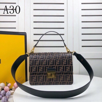 New Arrivals Fendi AAA shoulder Bags for Women  in 138411