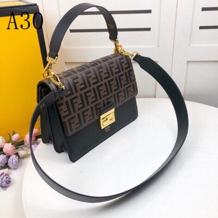 New Arrivals Fendi AAA shoulder Bags for Women  in 138413