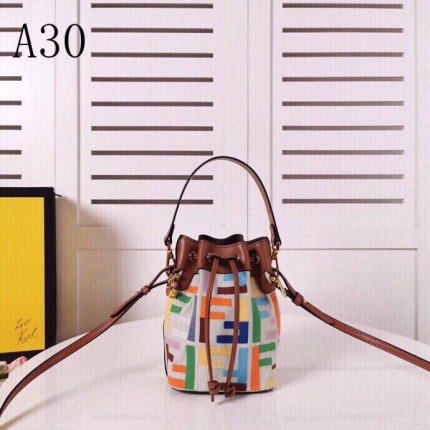 New Arrivals Fendi AAA shoulder Bags for Women  in 138432