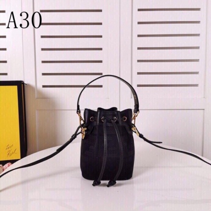 New Arrivals Fendi AAA shoulder Bags for Women  in 138435