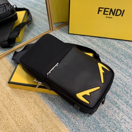 New Arrivals Fendi AAA Crossbody Bags in 138447