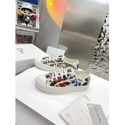 New Arrivals Dior Sneakers For Women in 138684