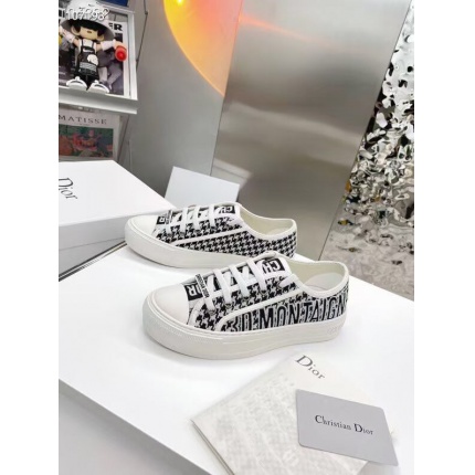 New Arrivals Dior Sneakers For Women in 138685