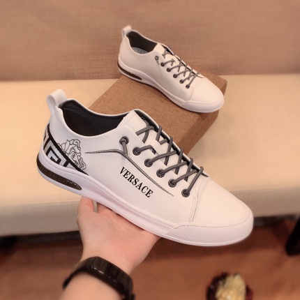 Versace Sneakers For Men in 138749