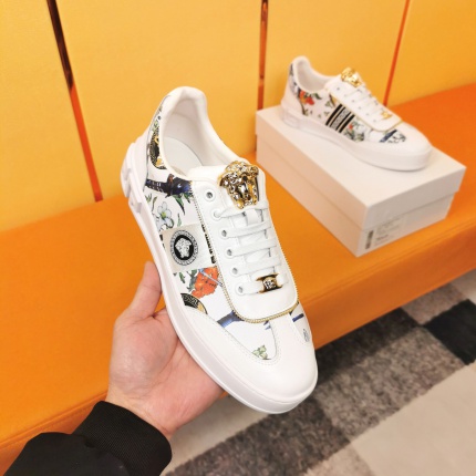Versace Sneakers For Men in 138757