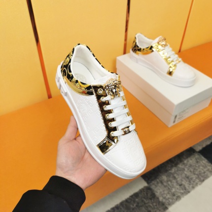 Versace Sneakers For Men in 138759