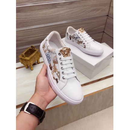 Versace Sneakers For Men in 138763
