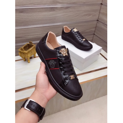 Versace Sneakers For Men in 138769
