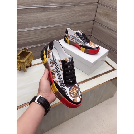 Versace Sneakers For Men in 138784