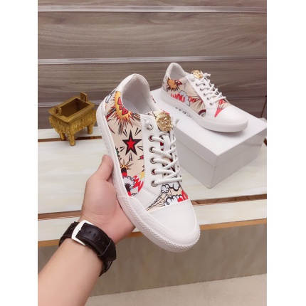 Versace Sneakers For Men in 138787