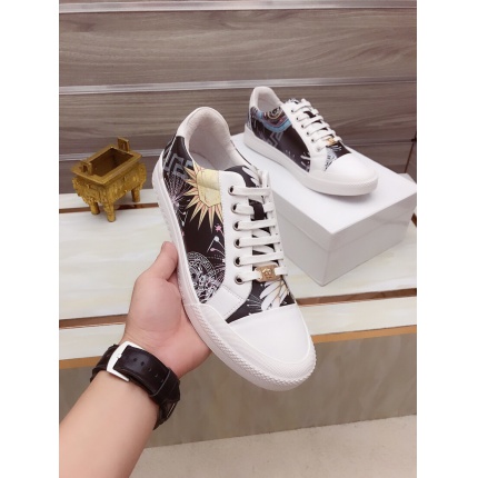 Versace Sneakers For Men in 138789