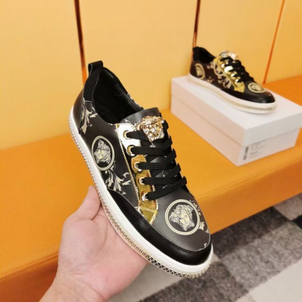 Versace Sneakers For Men in 138826