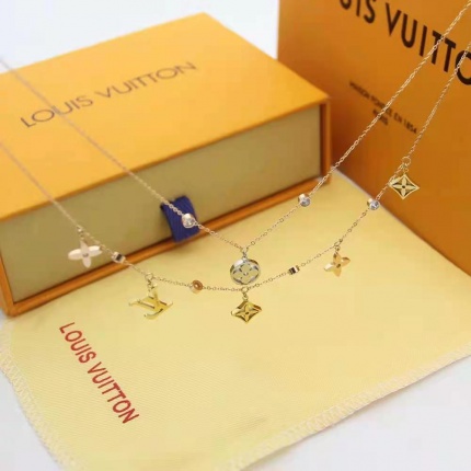 Louis Vuitton Necklace in 139001