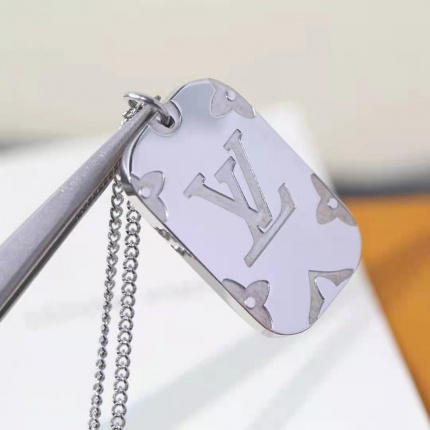 Louis Vuitton Necklace in 139002