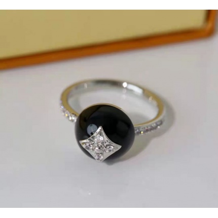 Louis Vuitton Rings in 139033