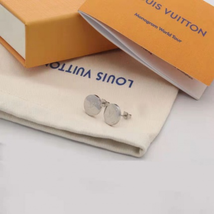 Louis Vuitton Earrings in 139036