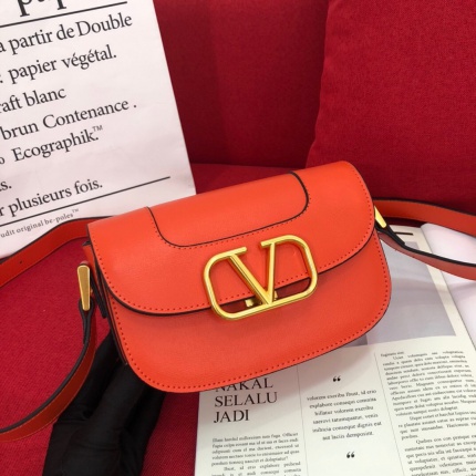 Valentino AAA quality Handbags in 139151