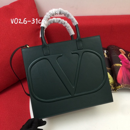 Valentino AAA quality Handbags in 139156