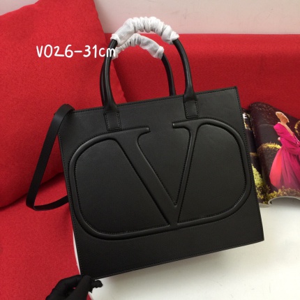 Valentino AAA quality Handbags in 139158