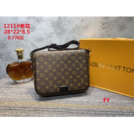 Louis Vuitton Cross Bags Men in 139174