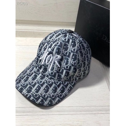 Dior Hats in 139758