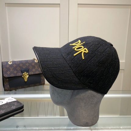 Dior Hats in 139775