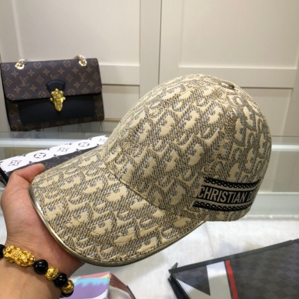 Dior Hats in 139777