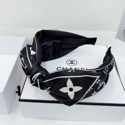 New Arrivals Louis Vuitton Bands For Women in 139934