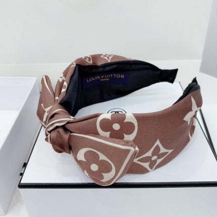 New Arrivals Louis Vuitton Bands For Women in 139938
