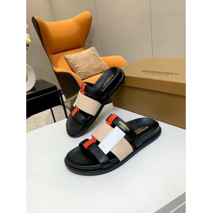 Burberry Slippers For Women in 140487