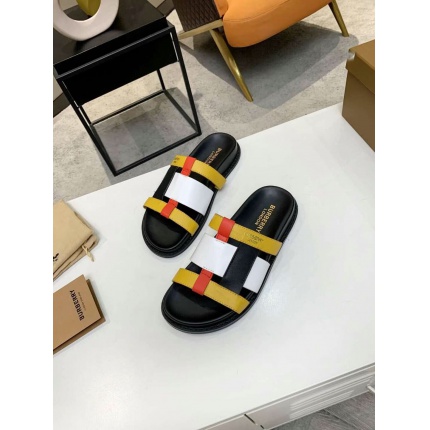 Burberry Slippers For Women in 140488