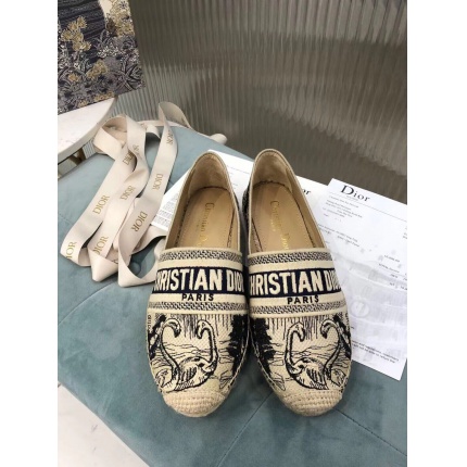 Dior Loafers For Woman in 140513