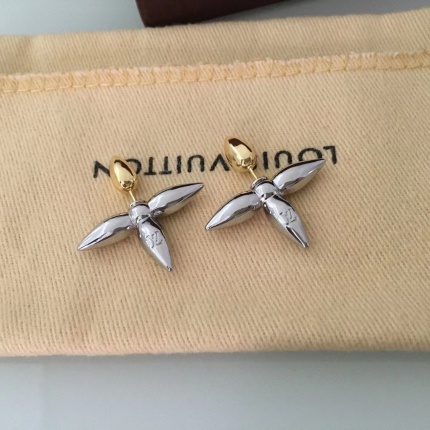New Arrivals Original quality  Louis Vuitton Earrings in 140590
