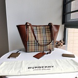 New Arrivals Burberry Top quality Handbags in 137028