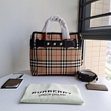New Arrivals Burberry Top quality Handbags in 137036