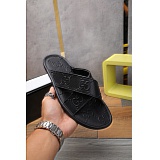 Gucci Slippers For Men in 137978