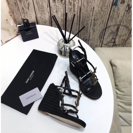 YSL Sandals For Women in 140978